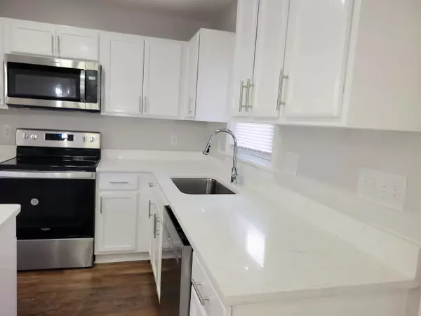 Goose Creek, SC 29445,204 Blossom St