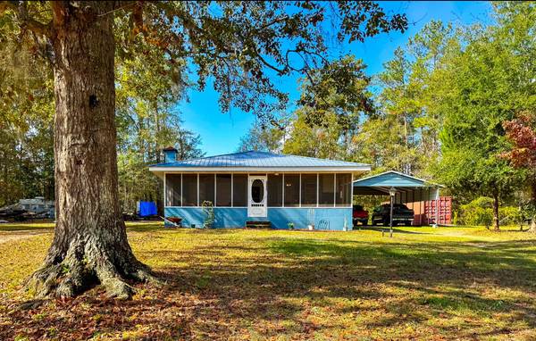 1283 Bayview Dr, Manning, SC 29102