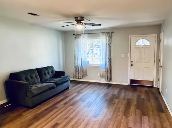 Summerville, SC 29483,308 Bluebell Ave