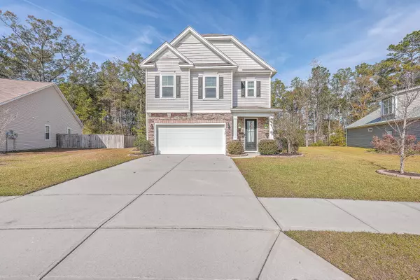 812 Neosho Ct, Moncks Corner, SC 29461