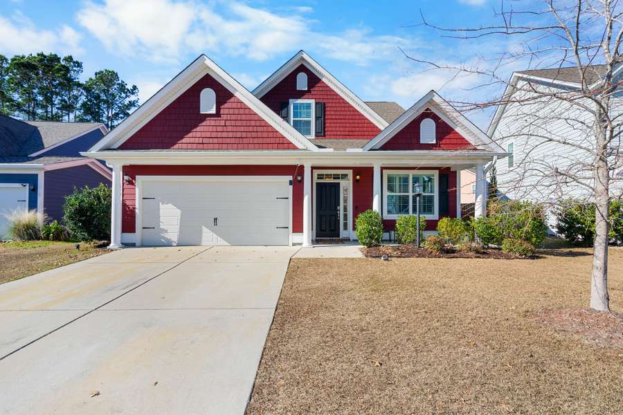 370 Whispering Breeze Ln, Summerville, SC 29486