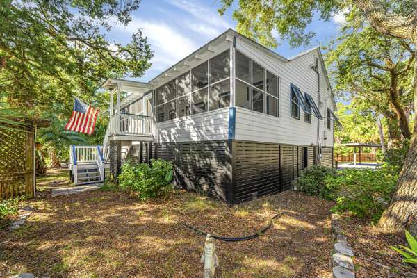 920 E Cooper Ave, Folly Beach, SC 29439