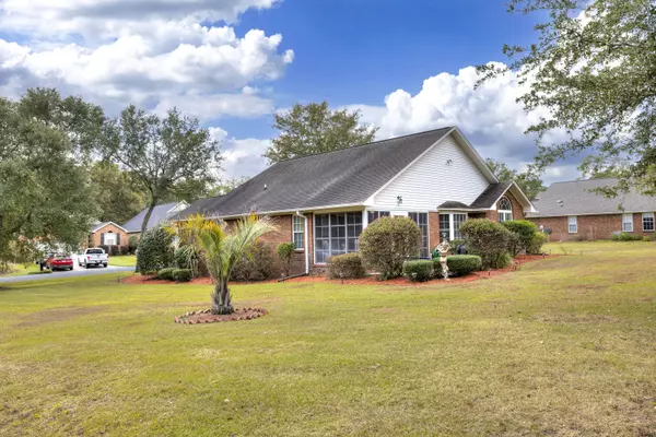 Manning, SC 29102,101 Oakview Cir