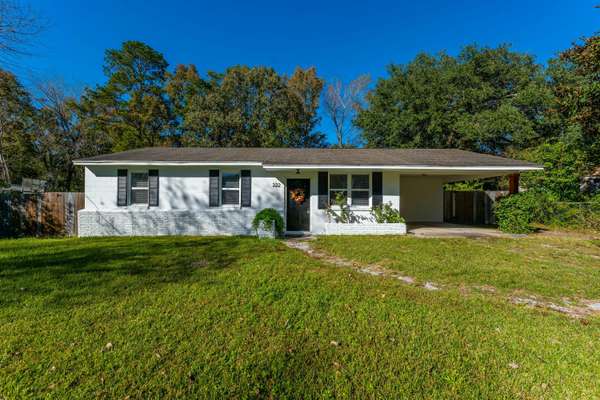 222 Laurel Ave, Goose Creek, SC 29445