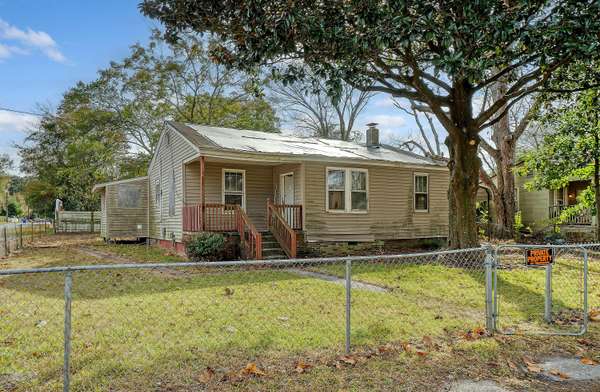 2651 Lawrence St,  North Charleston,  SC 29405