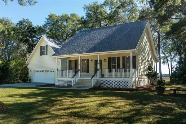 Edisto Island, SC 29438,8563 Middleton Point Ln