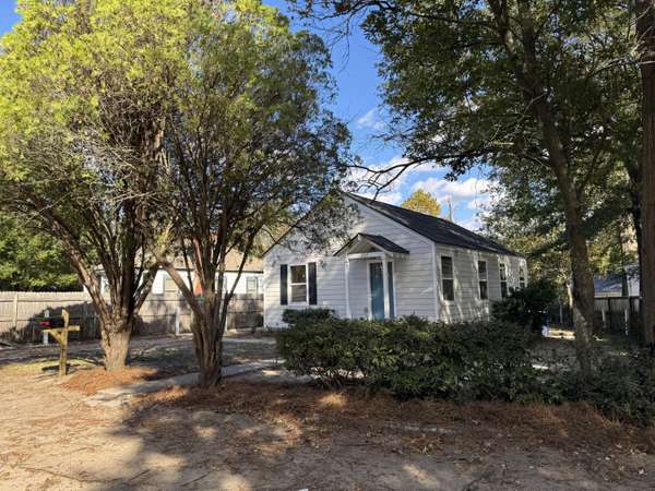 2137 Thornlee Dr, North Charleston, SC 29405