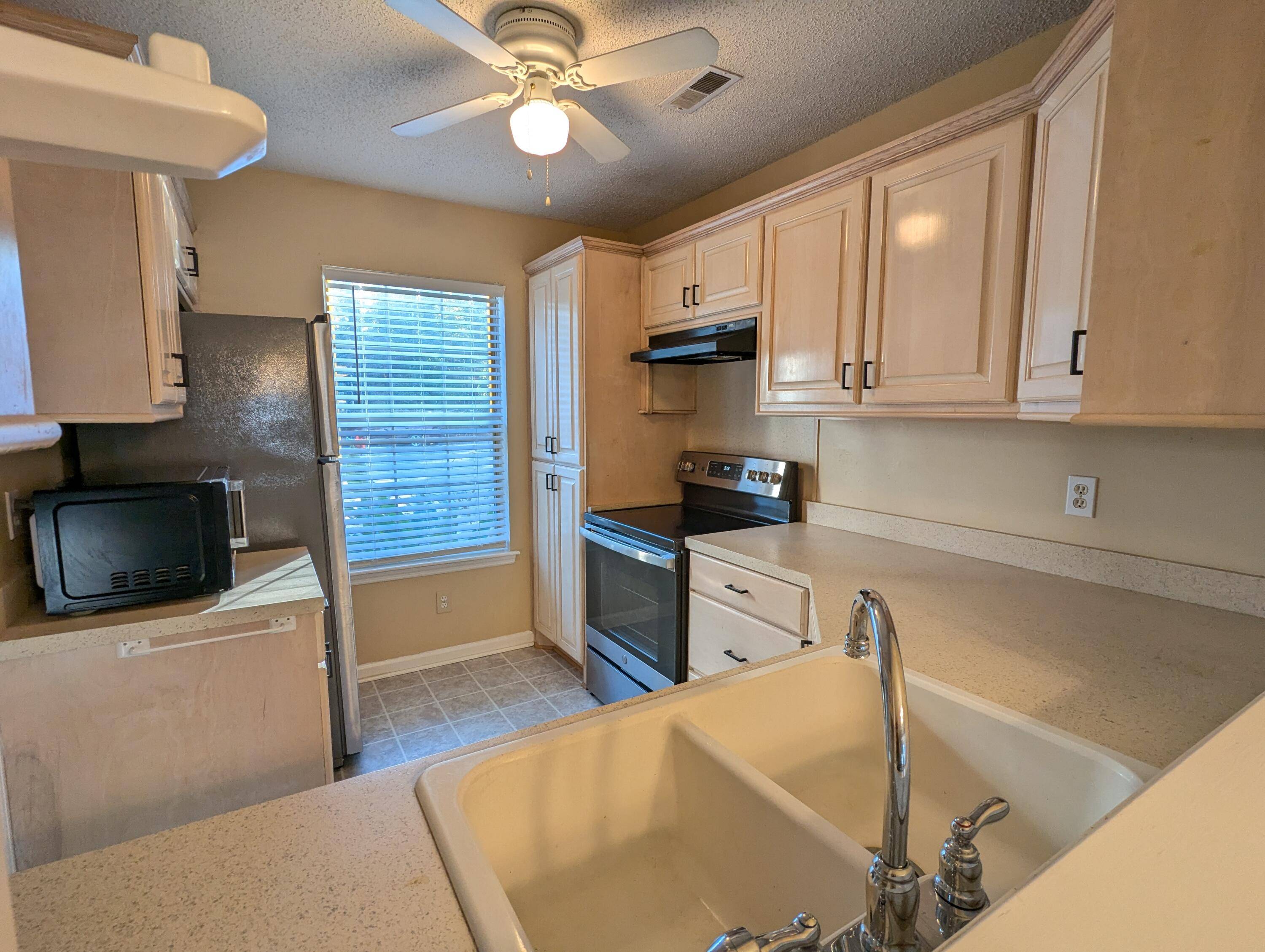 Summerville, SC 29485,403 Reserve Way
