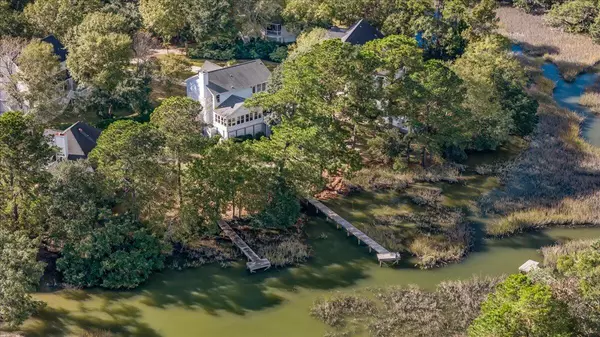 Mount Pleasant, SC 29464,366 Stringer Aly