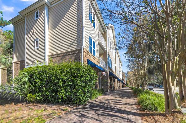 280 Seven Farms Dr #302, Charleston, SC 29492