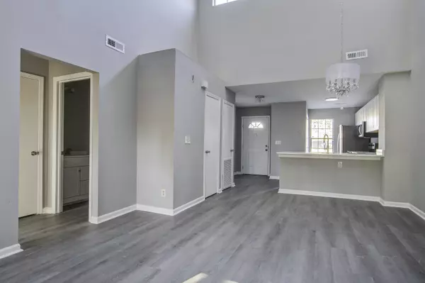 Ladson, SC 29456,415 Miami St #B