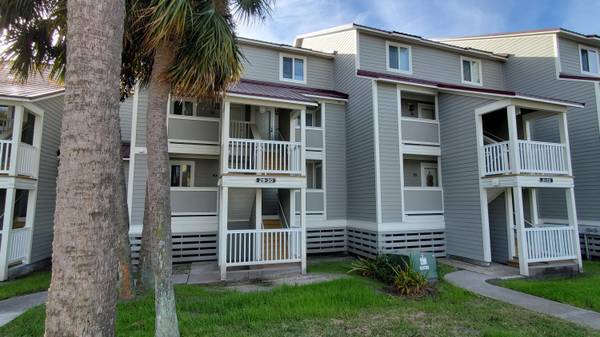 30 Mariners Cay Dr, Folly Beach, SC 29439