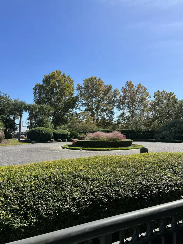 Mount Pleasant, SC 29464,221 S Plaza Ct #107