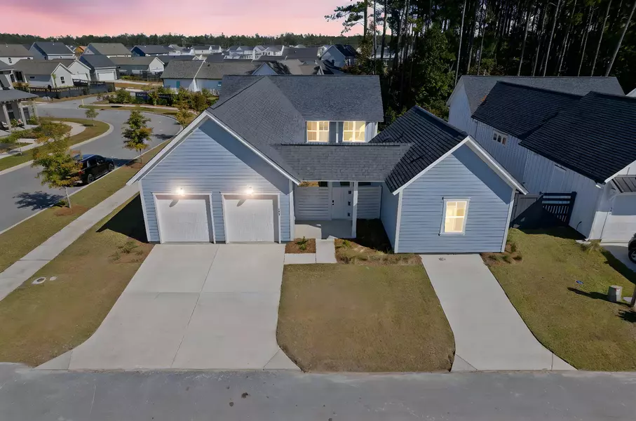 800 Smooth Stone Aly, Summerville, SC 29486