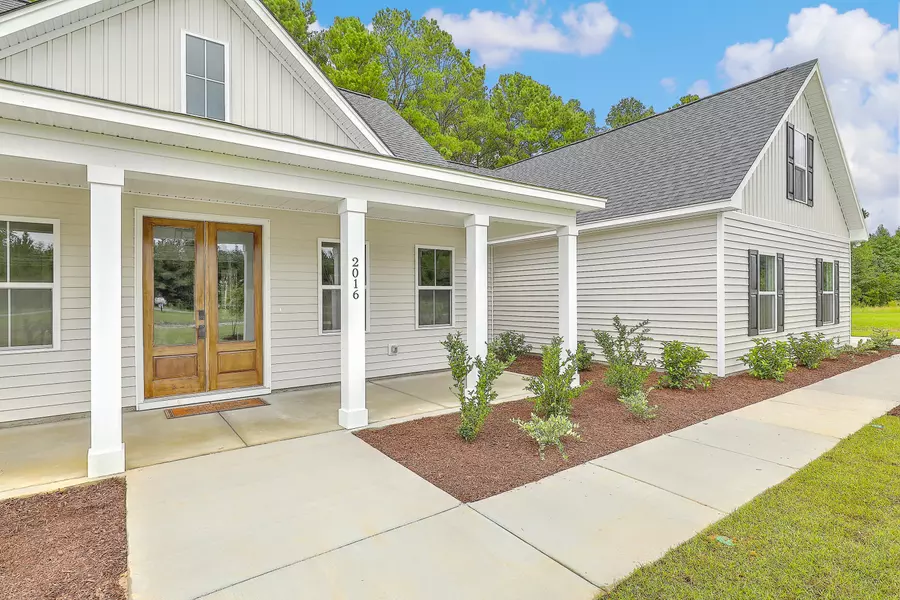 136 Mitch Ln, Holly Hill, SC 29059