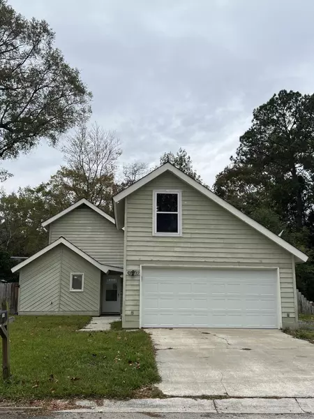 114 Lewisfield Dr, North Charleston, SC 29418