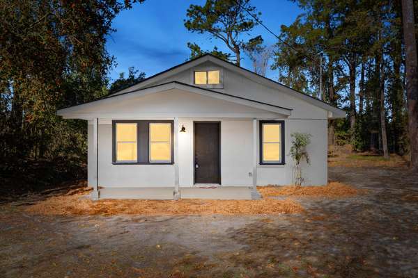 1360 Thompson St, Holly Hill, SC 29059