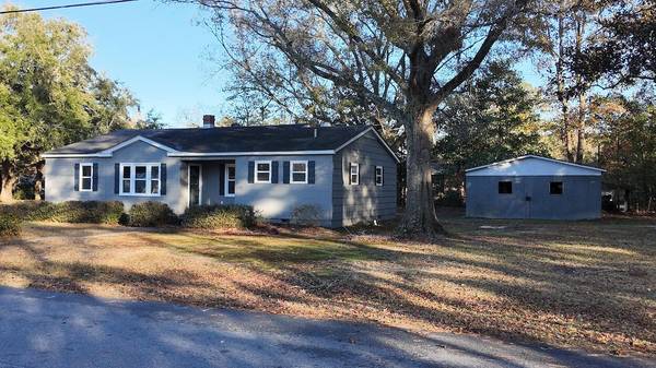 412 Live Oak St, Walterboro, SC 29488