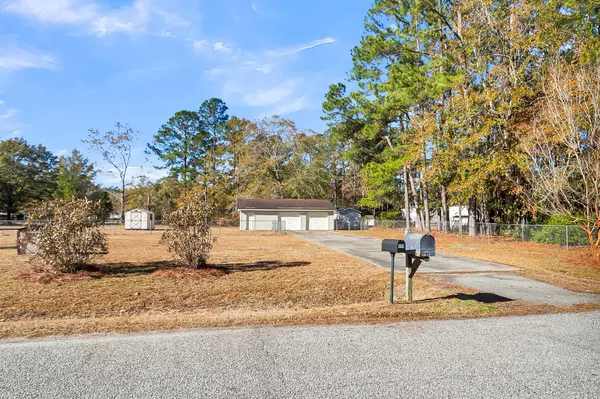 119 Silver King Ave,  Cross,  SC 29436