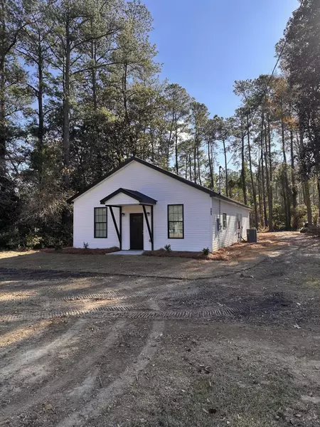 181 Roberts Rd, Summerville, SC 29483