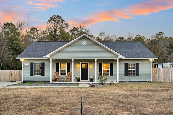 255 S Railroad Avenue, Ridgeville, SC 29472