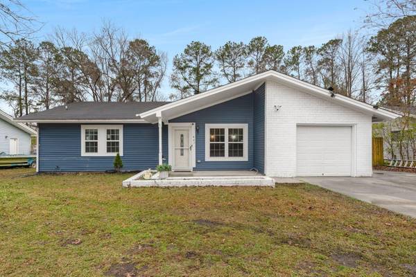 607 Mountain Pine Road, Moncks Corner, SC 29461