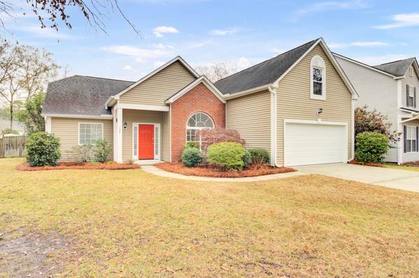 102 York Ct, Summerville, SC 29485