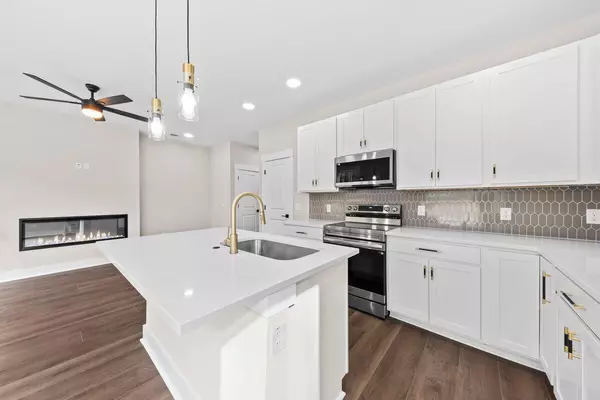 Ravenel, SC 29470,6117 Young St