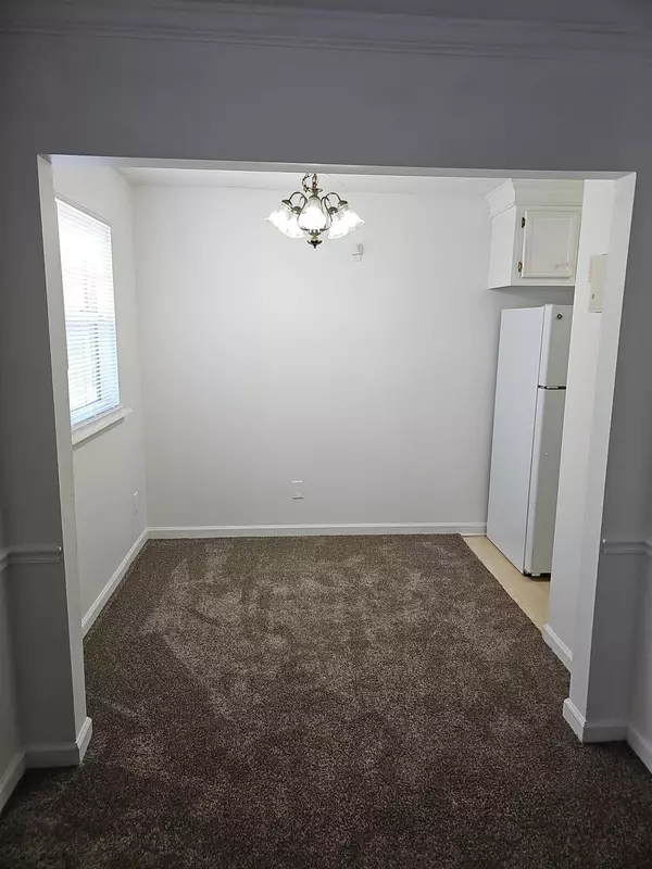 North Charleston, SC 29405,3930 Azalea Dr #W