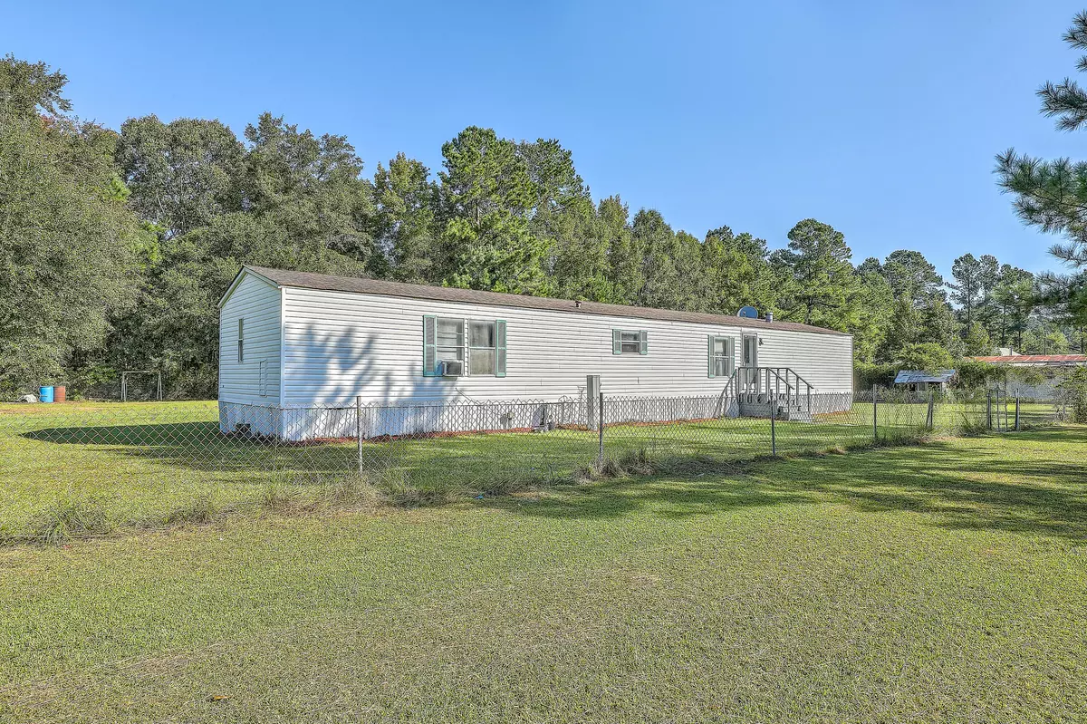 Saint Stephen, SC 29479,118 Rooster Ln