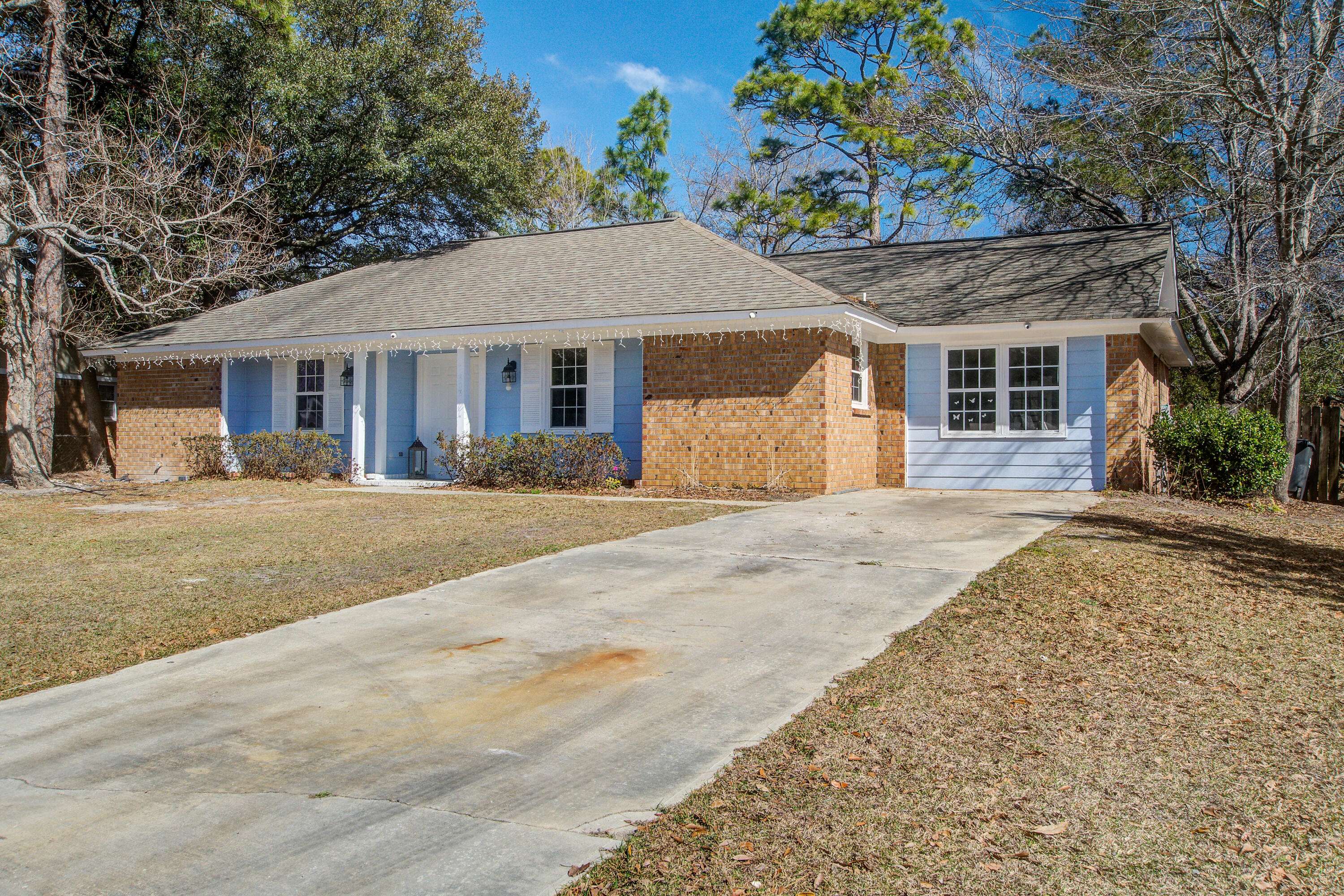 Summerville, SC 29486,303 Longleaf Rd