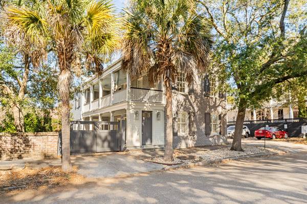 4 Ashmead Pl, Charleston, SC 29403