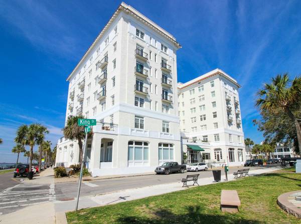 1 King St #103, Charleston, SC 29401