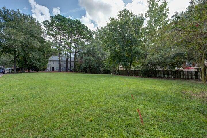 Charleston, SC 29414,949 E Estates Blvd