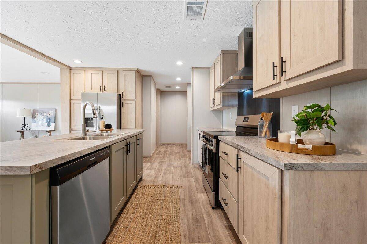Saint Stephen, SC 29479,3288 Santee River Rd