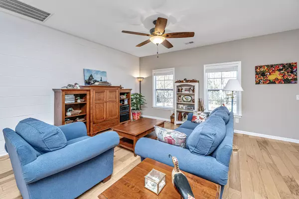 Goose Creek, SC 29445,517 Nandina Dr