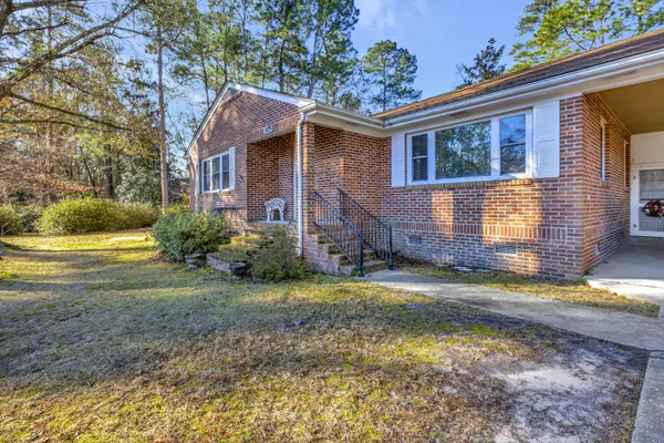 305 Parkwood Dr, Summerville, SC 29483