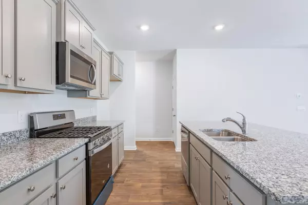 Summerville, SC 29486,238 Watersglen Dr