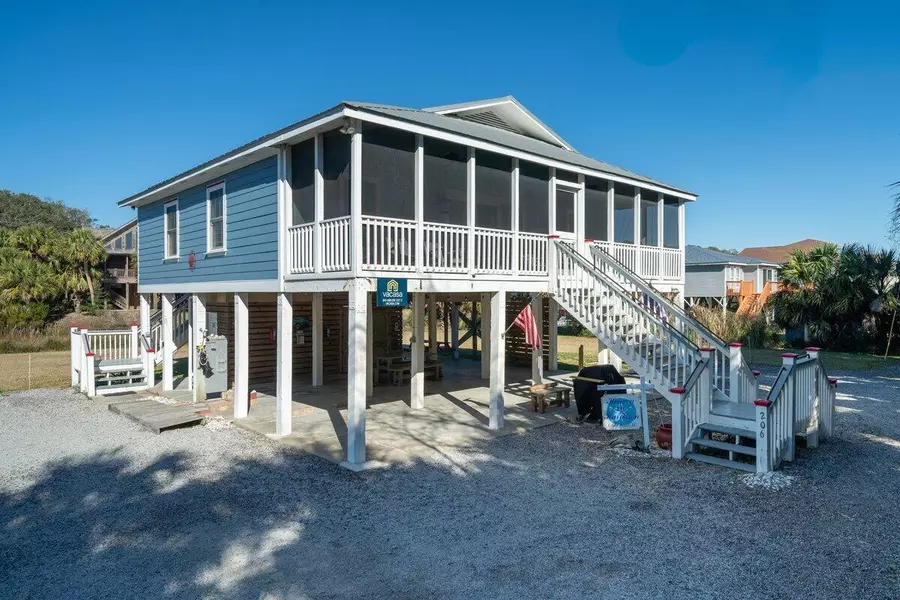 206 Harrelson St, Edisto Island, SC 29438