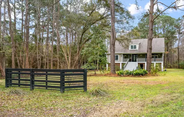 1575 Tacky Point Rd, Wadmalaw Island, SC 29487