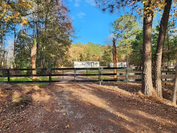 120 Thorpe Dr, Moncks Corner, SC 29461
