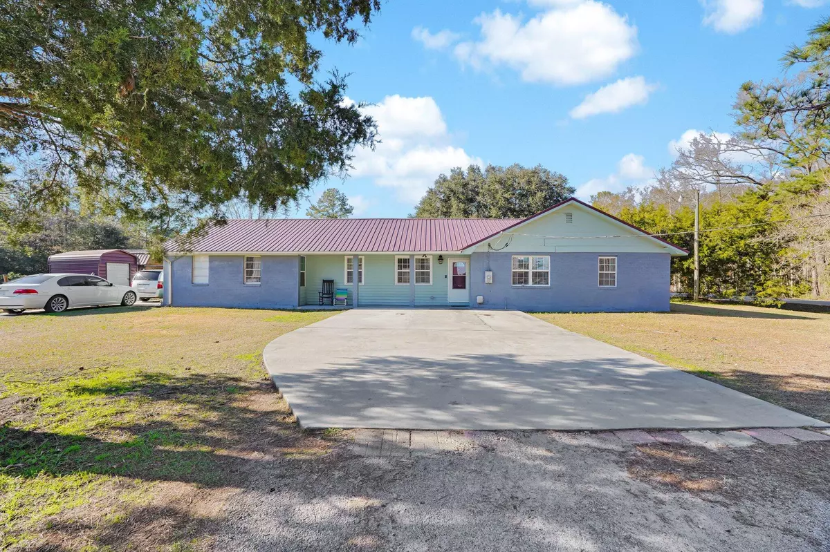 Yemassee, SC 29945,363 Riley St