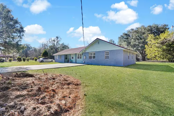 Yemassee, SC 29945,363 Riley St