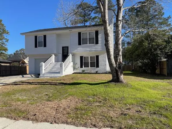 Summerville, SC 29483,228 Mohican Cir