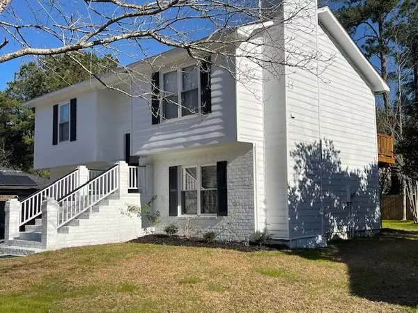 Summerville, SC 29483,228 Mohican Cir