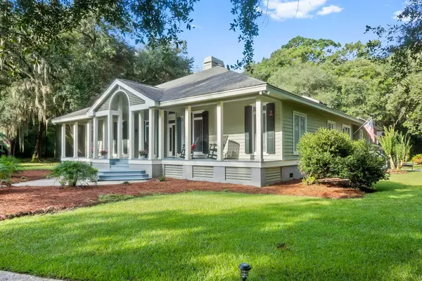 Wadmalaw Island, SC 29487,1433 Martins Point Rd