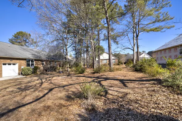 Manning, SC 29102,238 Ridge Lake Dr