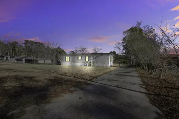 130 Autumn Ln, Moncks Corner, SC 29461