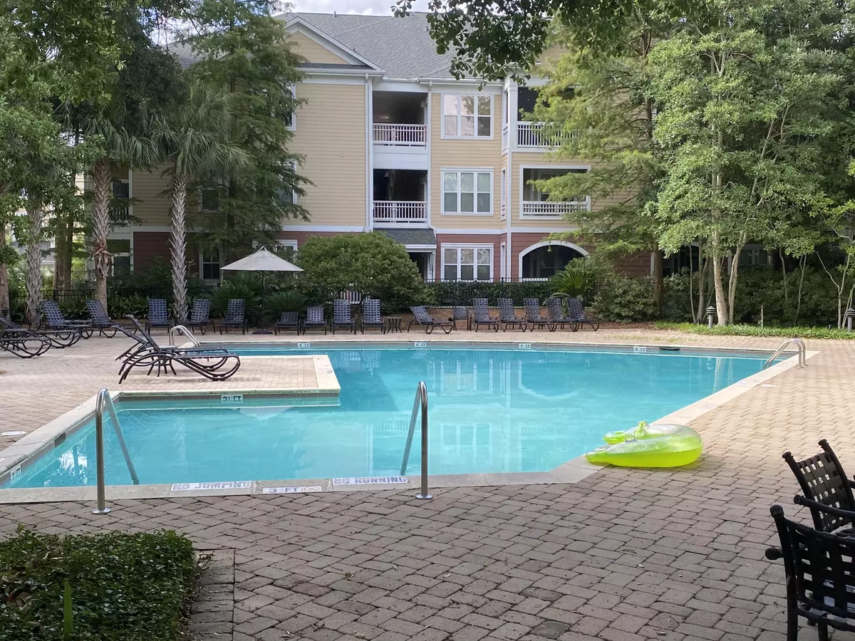 Charleston, SC 29492,300 Bucksley Ln #301