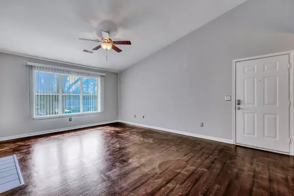 Mount Pleasant, SC 29466,2011 N Highway 17 #2100q